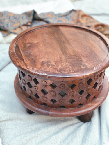 طاولة خشب مجوف ارضية