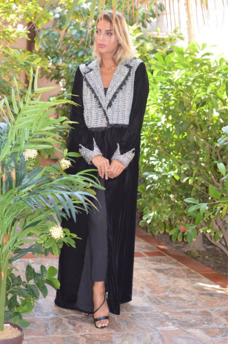 عباية مخمل مع تويد