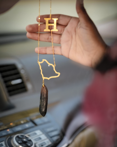 تعليقة سيارة كسرة العود بحروف مدموجه واسم