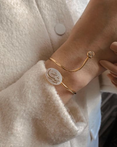 هدايا نسائية هدايا حب هدايا بالاسم هدايا اساور بالاسم متجر سارة