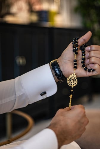 طقم سبحة وكبك بتصميم فخم بالاسم