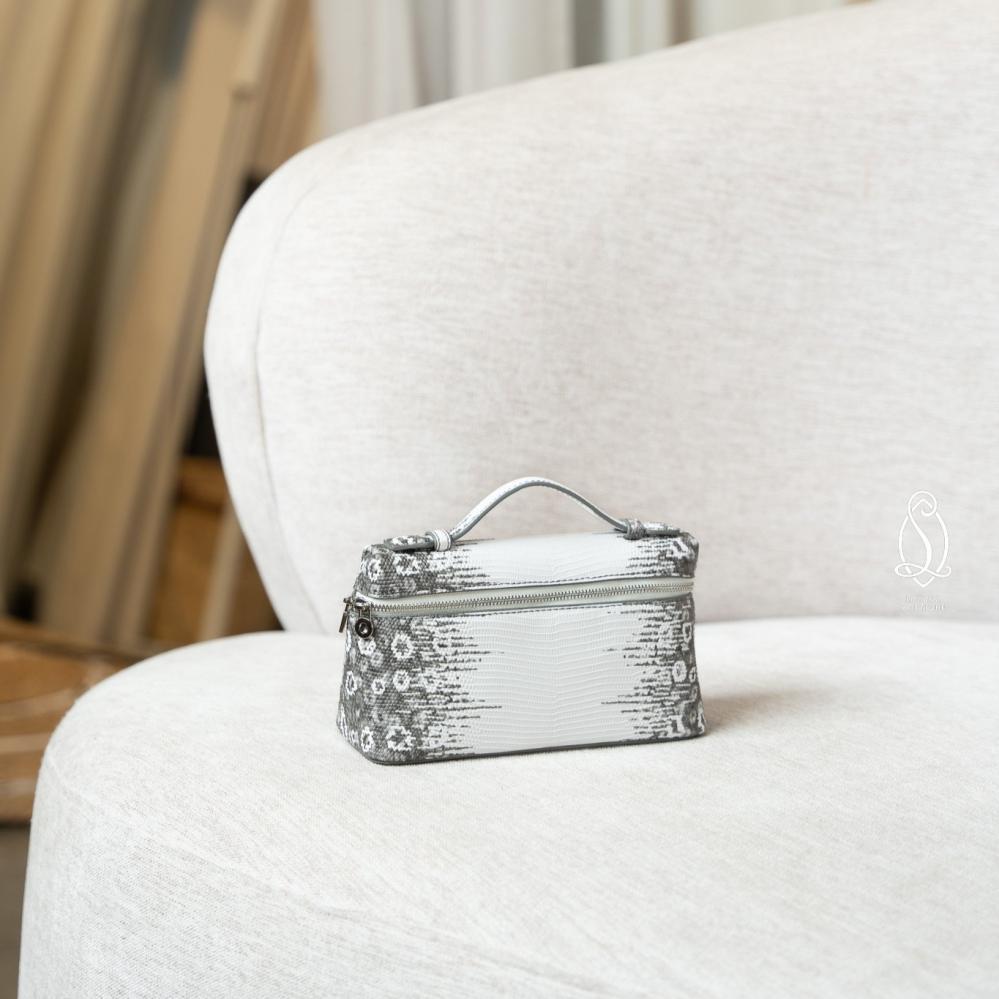 لورو بيانا | أبيض