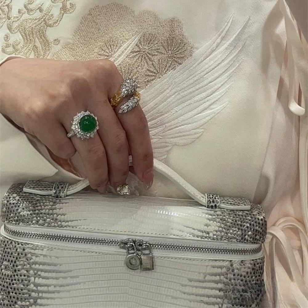 لورو بيانا | أبيض