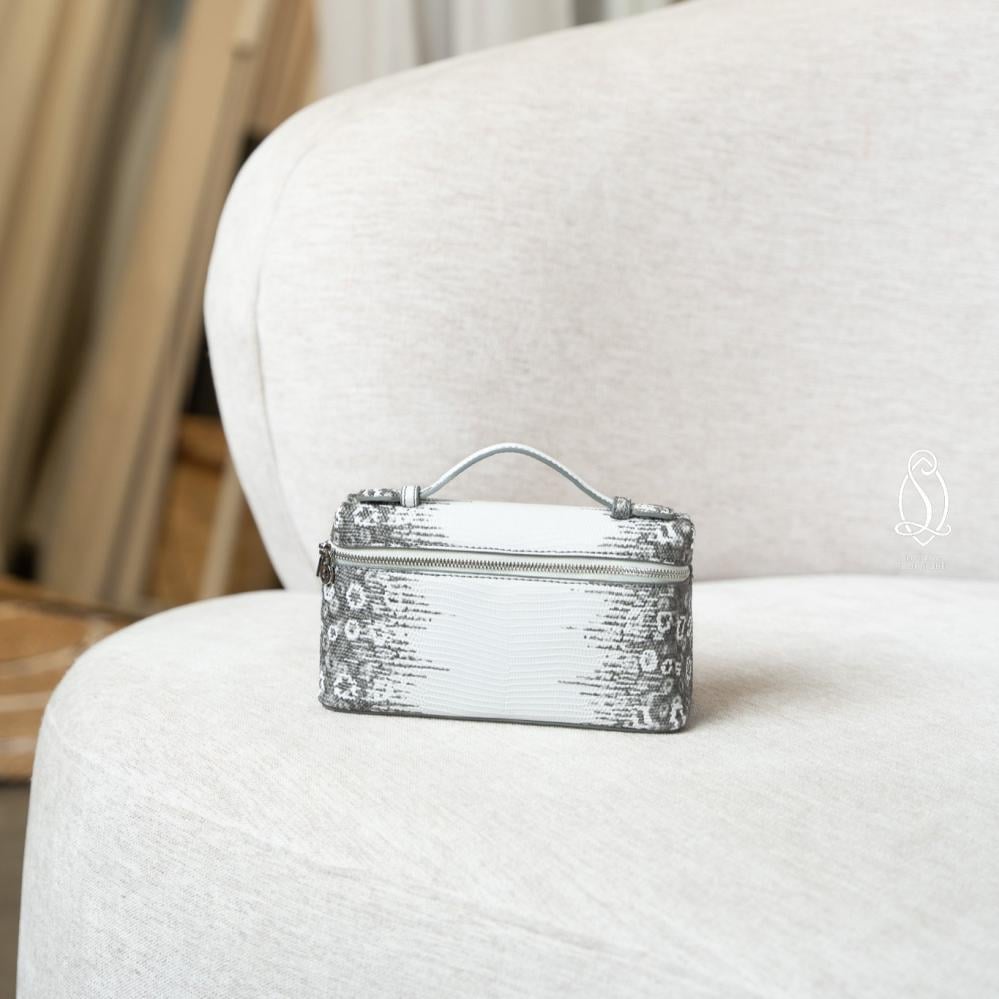 لورو بيانا | أبيض