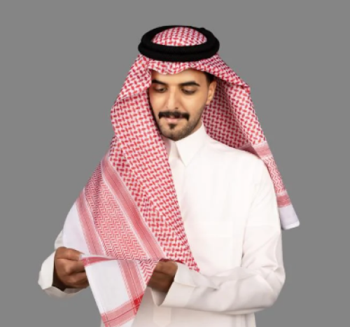 كيف تحافظ على شماغك الأحمر من البهتان؟ دليل العناية الشامل