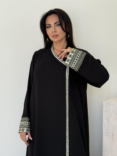 عباية مع تطريز  ( 320 )