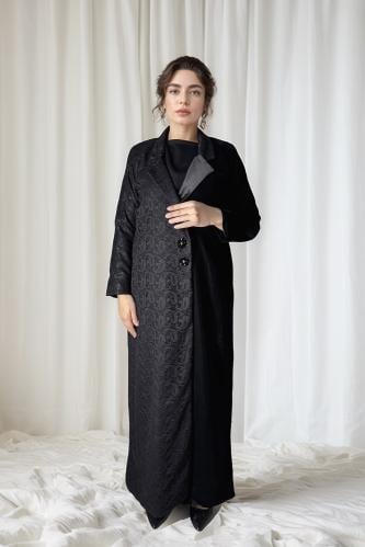 بليزر مخمل مع دانتيل