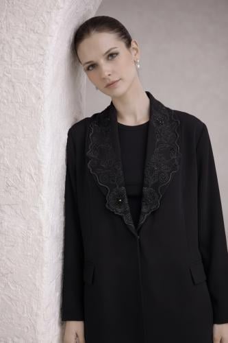 بليزر مع ياقة بتطريز و تخريم و شك خرز #2616