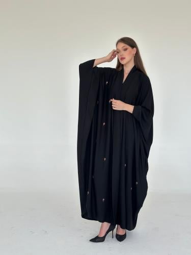 بشت مطرز بزهور صغيرة