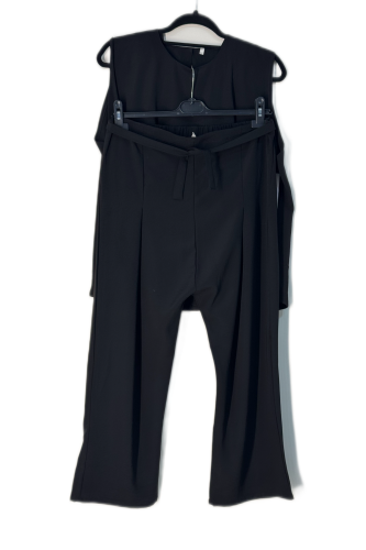 طقم توب و بنطال واسع بكسرات و حزام