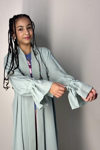 عباية للبنات بلون تيفاني فاتح