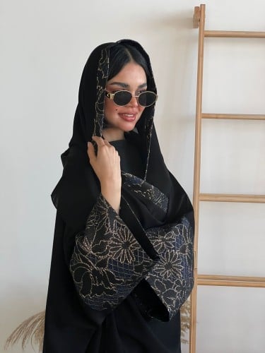 نص بشت مع أكمام واسعة