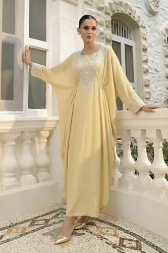 مخوارة واسعة مع حزام داخلي