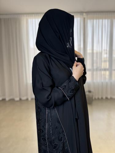 عباية كلوش من الكريب الخفيف