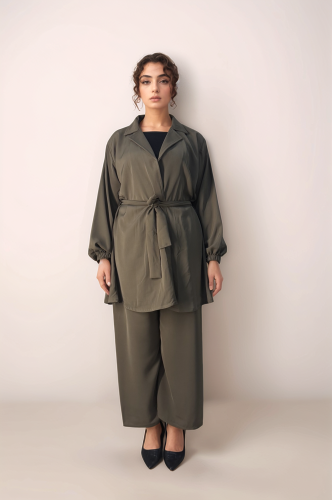 طقم سفر لون أخضر زيتوني