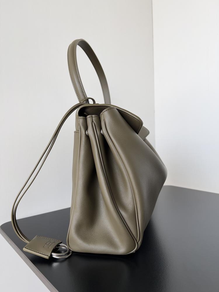 حقيبة Rodeo من بالنسياغا 35 سم