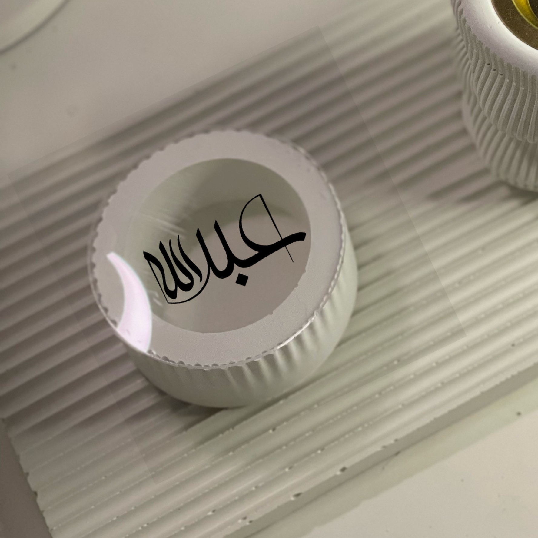 علبة بغطا شفاف