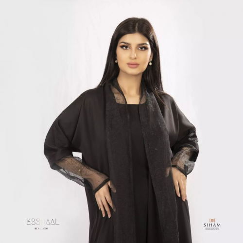 عباية كريب اسود لامع باكمام اورقنزا شفافة