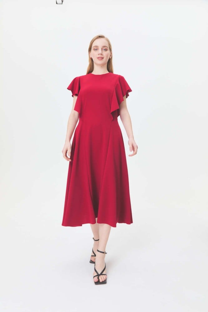 فستان كلوش بأكمام كشكش