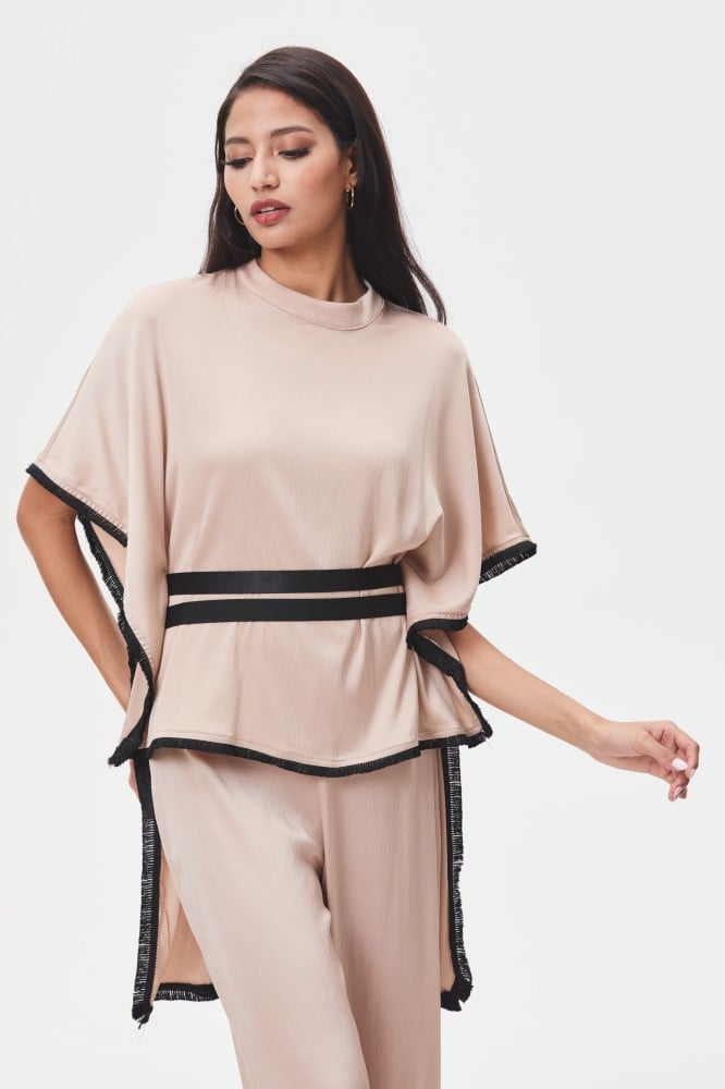 Asymmetrical hem blouse