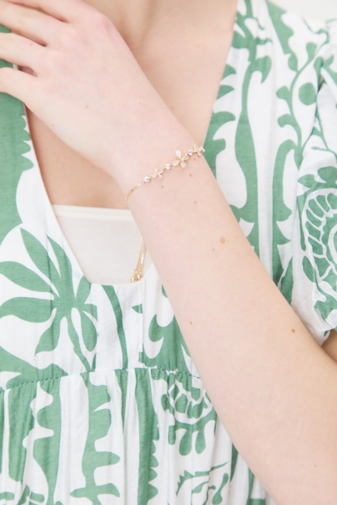 إسوراة بتفاصيل براقة