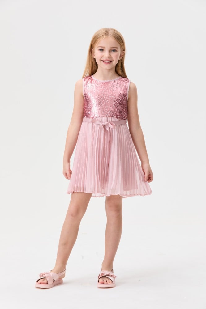 فستان بتفاصيل ترتر