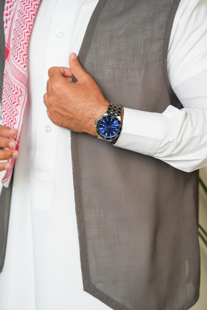 ‎  ساعة رجالية من فنشي بلون فضي