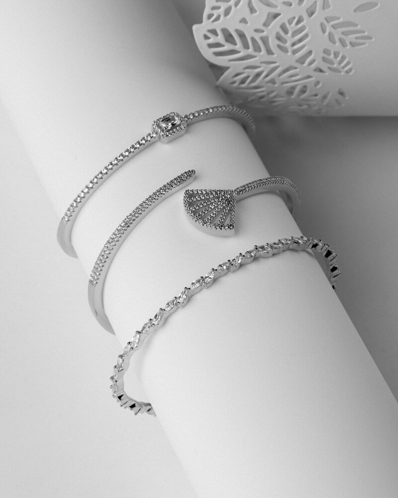 ‎ اساور نسائيه بلون فضي بتصميم مميز   |   ZJS023L11
