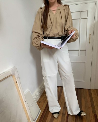 ‎ بلوزة نسائية الفي اند كو بتصميم أنيق بلون بني