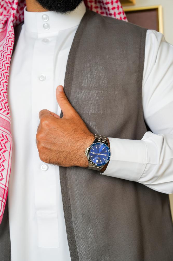 ‎  ساعة رجالية من فنشي بلون فضي
