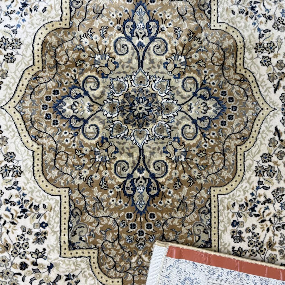 سجاد كلاسيك مخملي فاخر بيج غامق