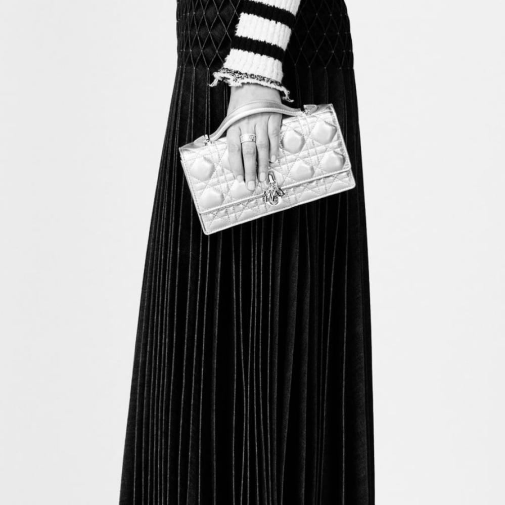 شنطة ديور الصغيرة