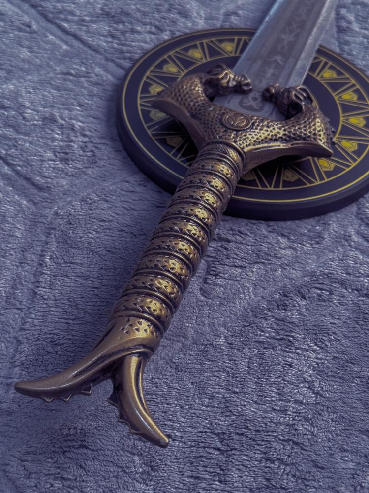 DC sword - wonder woman