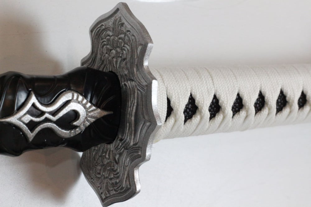 سيف نير اوتوماتا