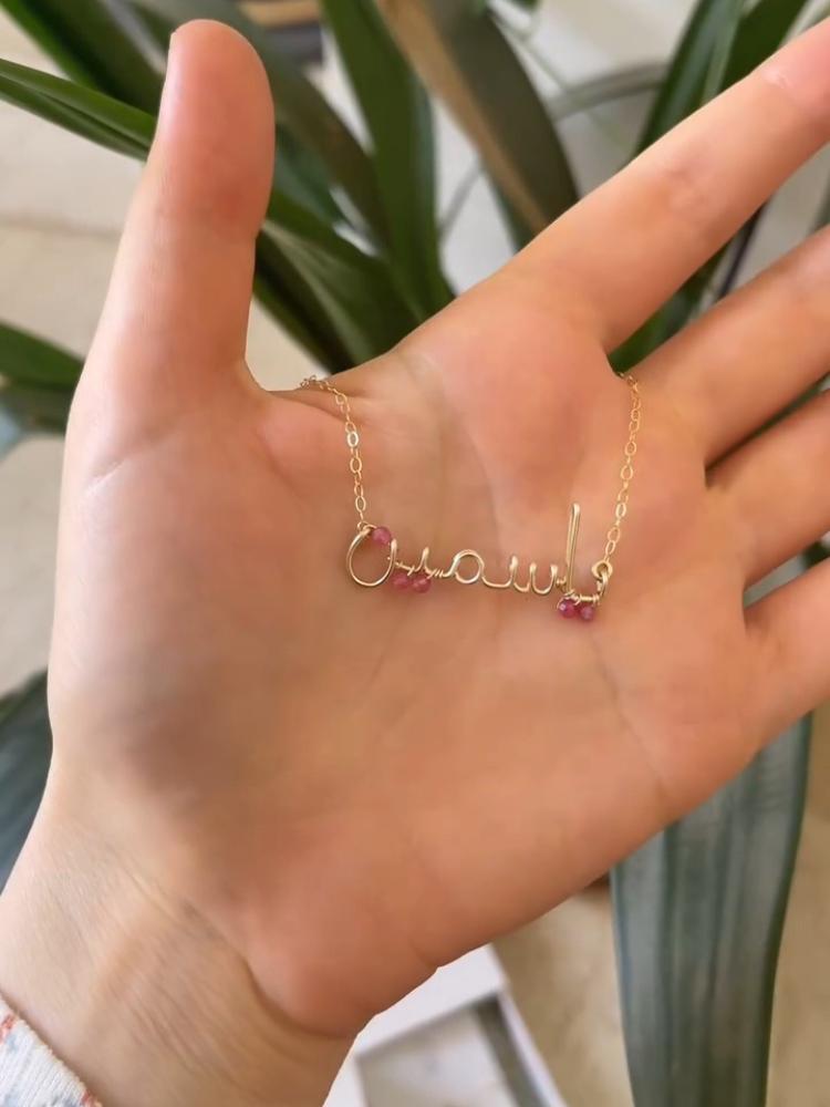 قلادة انيقة بتصميم يدوي فاخر