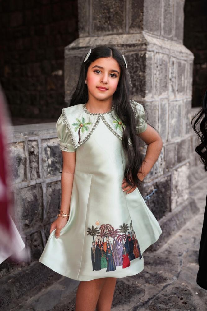 فستان بتصميم وطني انيق