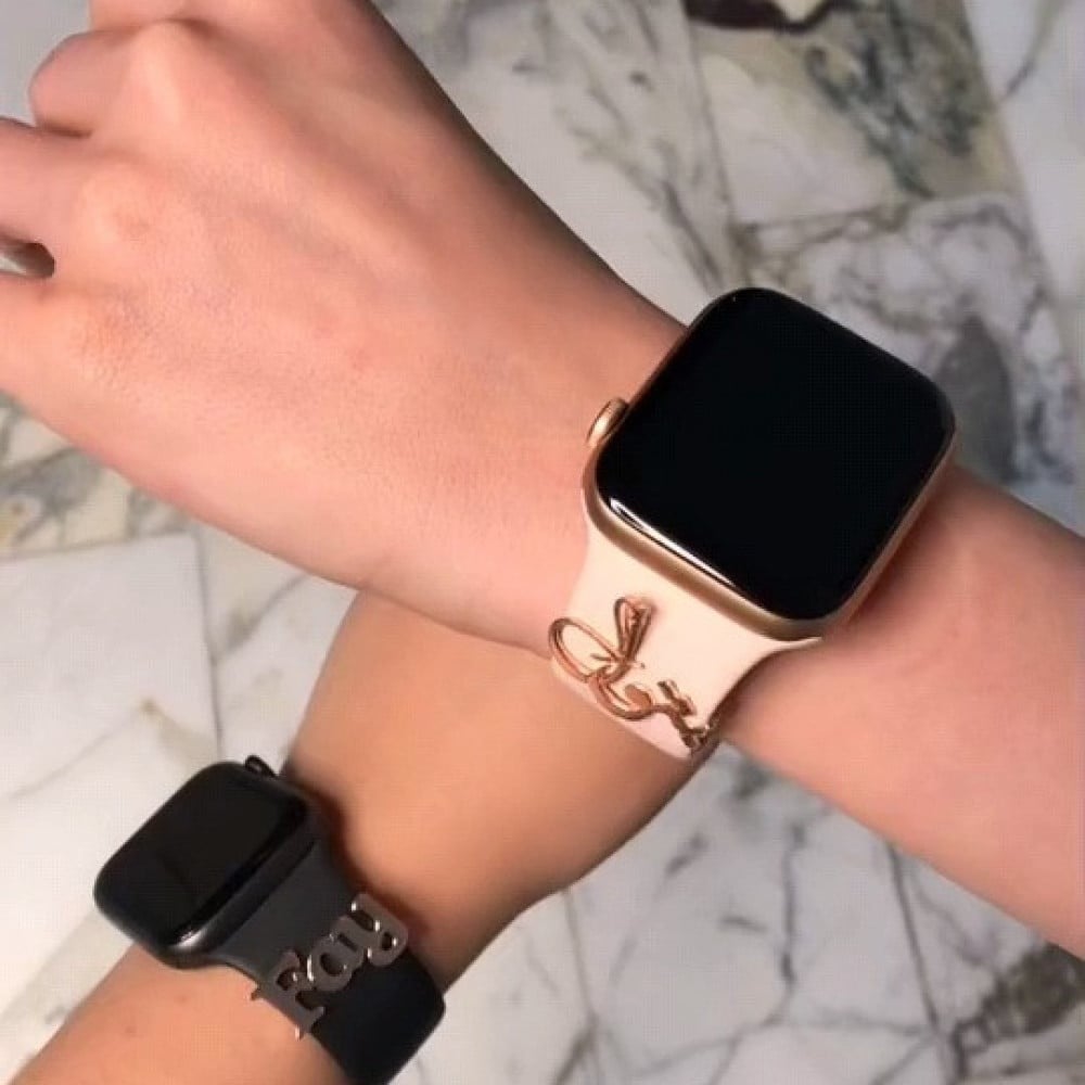 بروش ساعه بالاسم حسب الطلب