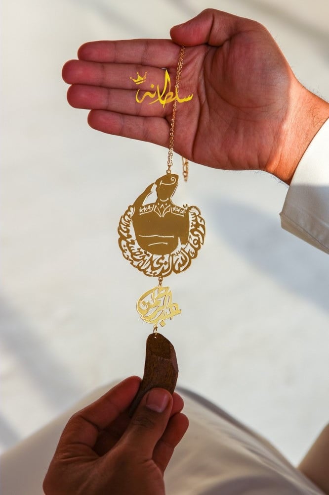 تعليقة سيارة العسكري مع العود بالاسم - متجر سلطانة