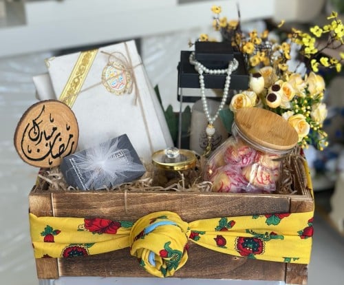 تنسيق رمضاني بالورد الصناعي