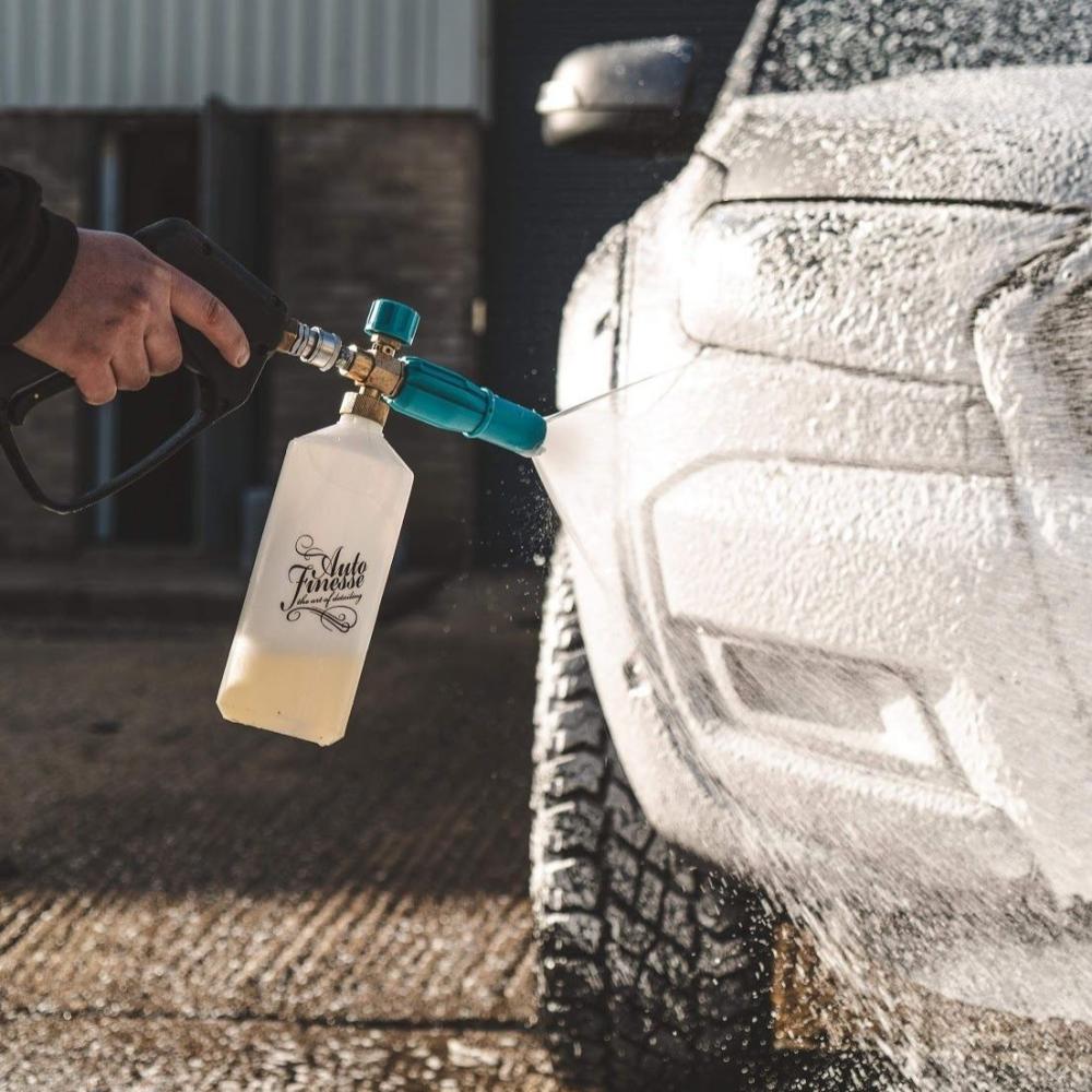 مستلزمات السيارة الضرورية التي لا غنى عنها على الطريق