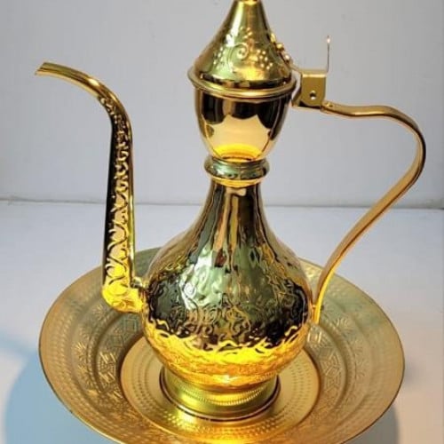 ابريق غسيل لون ذهبي