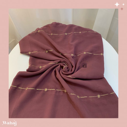 طرحة وردي بتطريز ذهبي