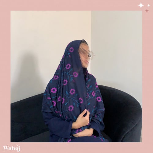 طرحة لينن كحلية بتطريز ورود