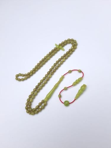 سبحه فاتوران ناعمه بلون تفاحي و خرز زيتوني قياس 4 في 5 ملم 99 خرزه