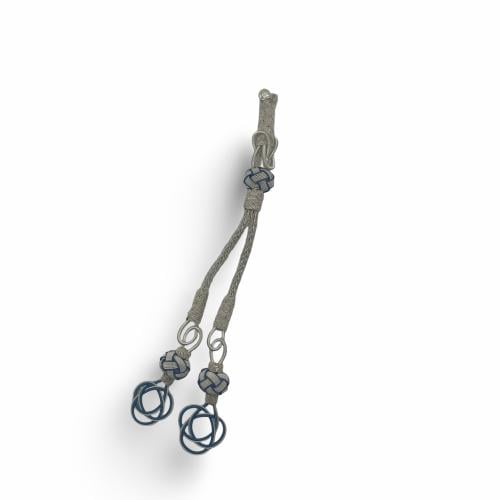 طربزونه فضه بتصميم حلقي ثلاثي و اطراف ثنائيه ومشبك كبس. عيار 1000