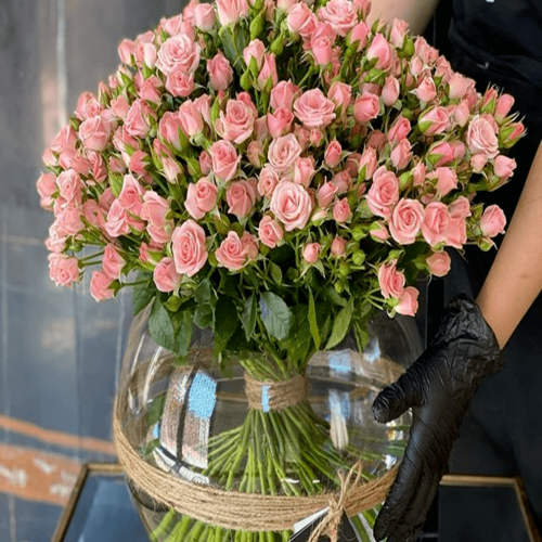 50 Baby Roses Vase ڤازه 50 بيبي روز باحة الزهور