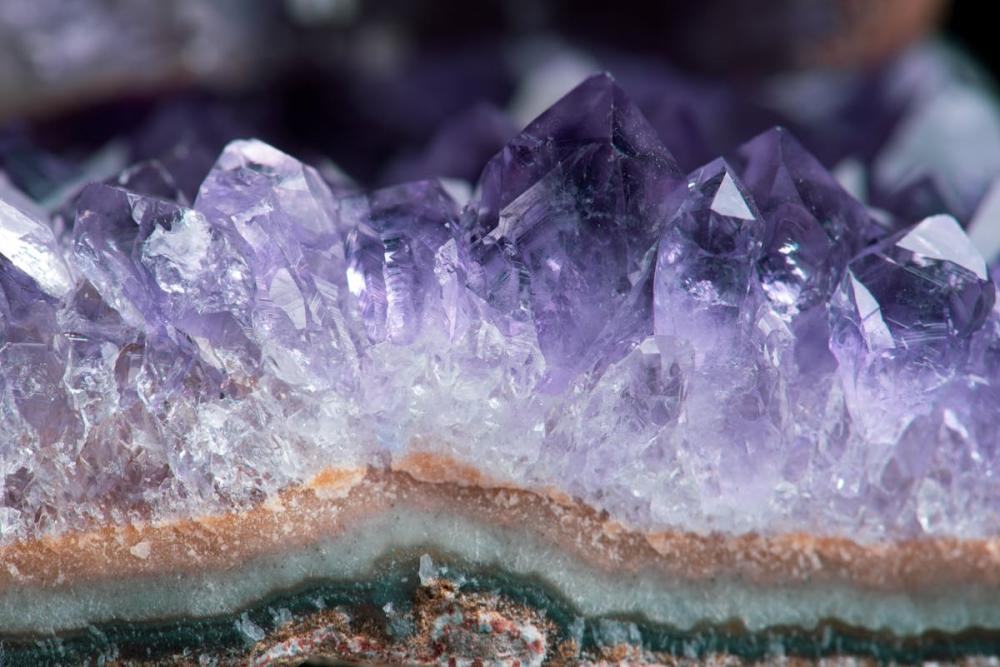 Types of natural gemstones and their spiritual benefits