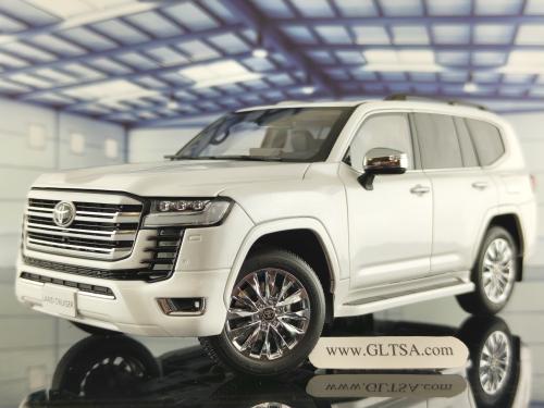 1/18 トヨタ Land Cruiser VX-R LC80 White 1/18 Toyota Land Cruiser 80 LC80 White KENGFAI Diecast Model