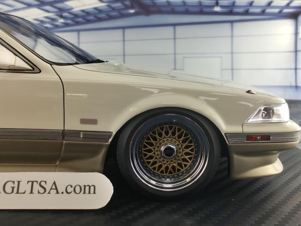 ミニカー 1/18 TOYOTA SOARA 3.0GT-LIMITED Ignition Model 1:18 Toyota Soarer (Z20) 3.0GT Limited in