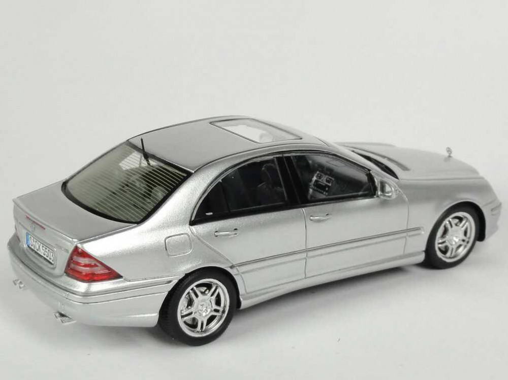 Mercedes-Benz C55 AMG (W203) 2004 Silver Metallic 1:43 Spark 